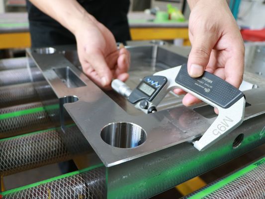 Lavorare di CNC degli apparecchi elettrici delle parti della base di muffa di ASTM 420