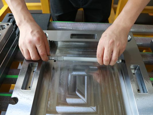 Tolleranza lavorante di spessore del piatto della base 0.1mm dello stampaggio ad iniezione di CNC
