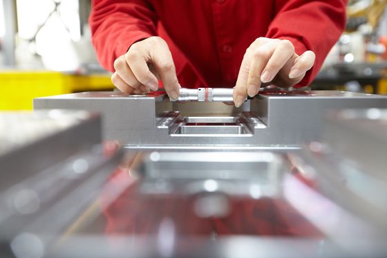 Elaborazione non standard di plastica di CNC delle parti MAKINO della muffa di ASSAB 8407