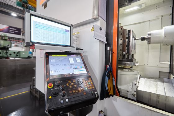 Giocattoli speciali stampaggio ad iniezione d'acciaio della base di muffa DXM Logo Sinking Screw Head For